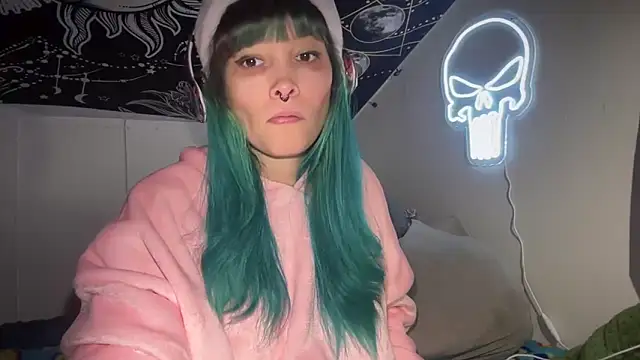 Snapshot of FRRANNKIE chatting on 12/25/24, 07:02 FRRANNKIE online show from 12/25/24, 07:02