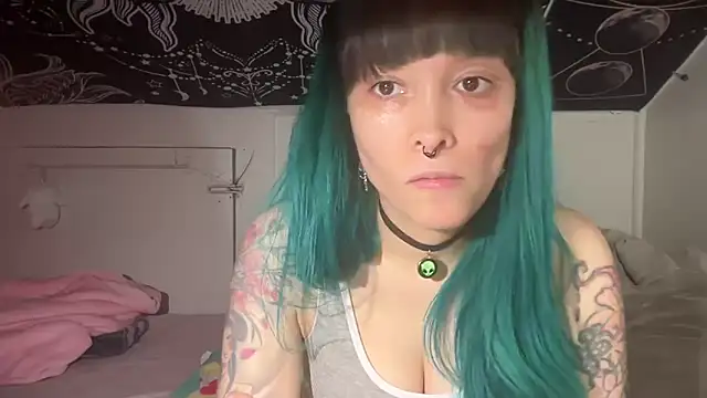 Snapshot of FRRANNKIE chatting on 01/03/25, 01:38 FRRANNKIE online show from 01/03/25, 01:38