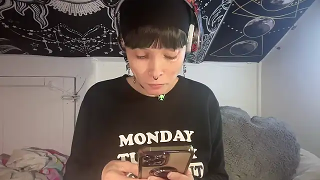 Snapshot of FRRANNKIE chatting on 01/04/25, 05:37 FRRANNKIE online show from 01/04/25, 05:37