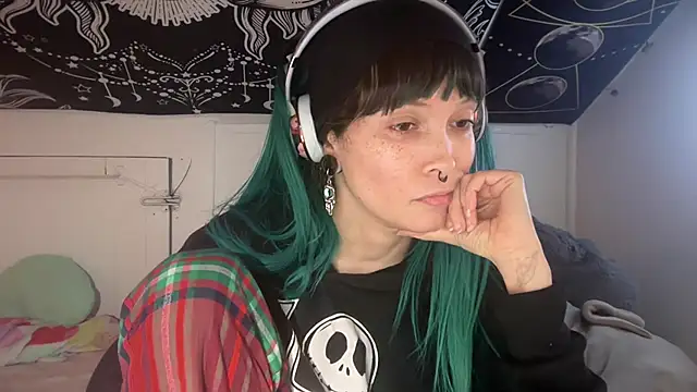 Snapshot of FRRANNKIE chatting on 01/05/25, 11:48 FRRANNKIE online show from 01/05/25, 11:48