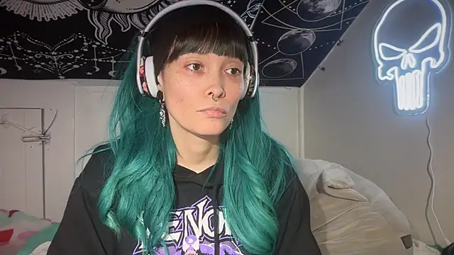 Snapshot of FRRANNKIE chatting on 01/07/25, 09:50 FRRANNKIE online show from 01/07/25, 09:50