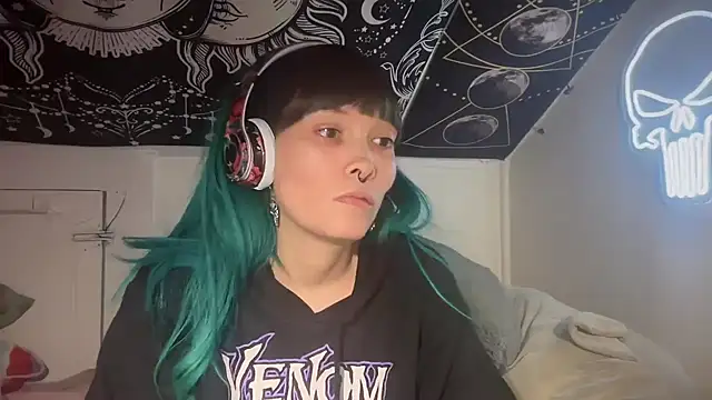 Snapshot of FRRANNKIE chatting on 01/07/25, 12:52 FRRANNKIE online show from 01/07/25, 12:52