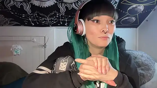 Snapshot of FRRANNKIE chatting on 01/31/25, 01:02 FRRANNKIE online show from 01/31/25, 01:02