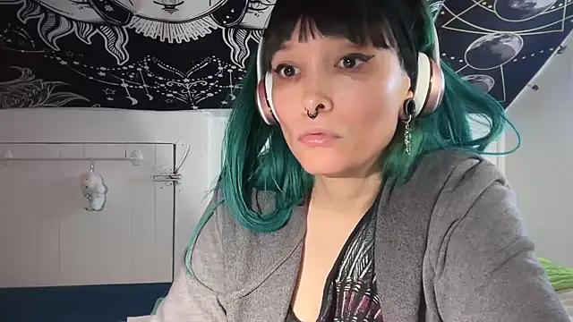 Snapshot of FRRANNKIE chatting on 02/02/25, 03:07 FRRANNKIE online show from 02/02/25, 03:07