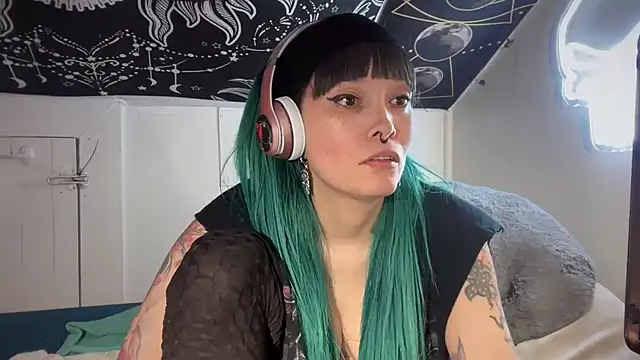 Snapshot of FRRANNKIE chatting on 02/02/25, 06:20 FRRANNKIE online show from 02/02/25, 06:20