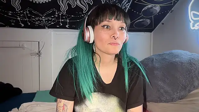 Snapshot of FRRANNKIE chatting on 02/03/25, 07:42 FRRANNKIE online show from 02/03/25, 07:42