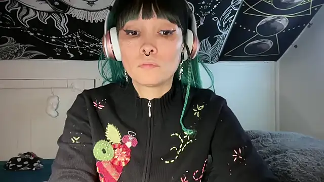 Snapshot of FRRANNKIE chatting on 02/05/25, 05:31 FRRANNKIE online show from 02/05/25, 05:31