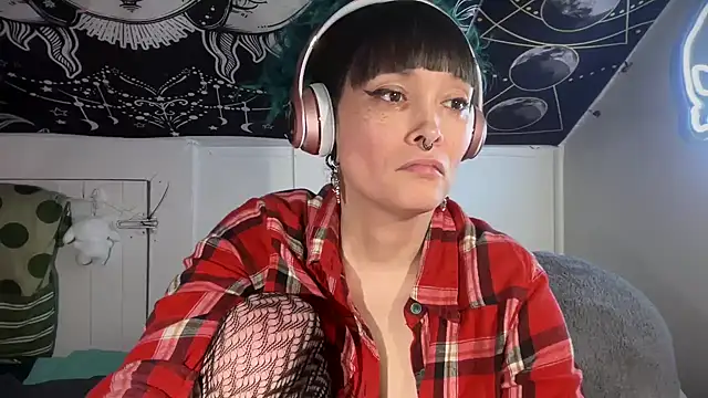 Snapshot of FRRANNKIE chatting on 02/16/25, 06:32 FRRANNKIE online show from 02/16/25, 06:32