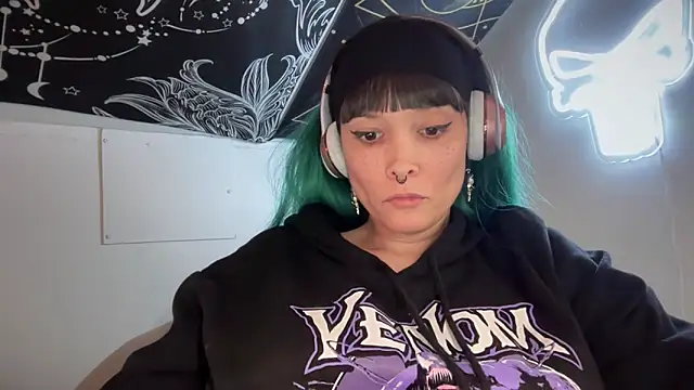 Snapshot of FRRANNKIE chatting on 02/21/25, 04:26 FRRANNKIE online show from 02/21/25, 04:26