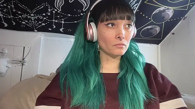 Snapshot of FRRANNKIE chatting on 02/22/25, 11:24 FRRANNKIE online show from 02/22/25, 11:24