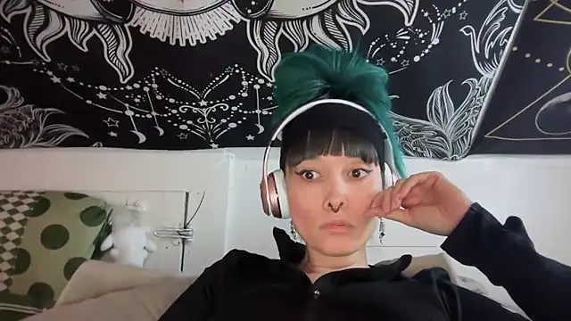 Snapshot of FRRANNKIE chatting on 02/23/25, 06:45 FRRANNKIE online show from 02/23/25, 06:45