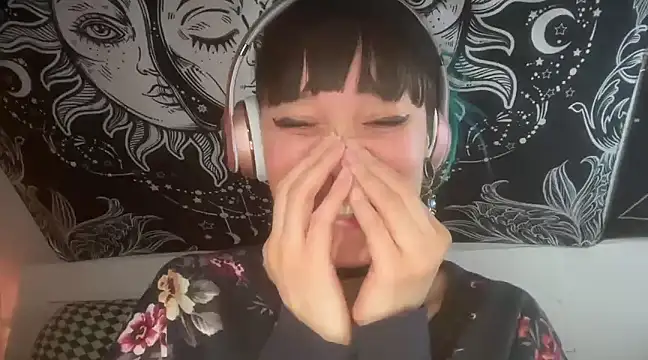 Snapshot of FRRANNKIE chatting on 03/02/25, 05:47 FRRANNKIE online show from 03/02/25, 05:47