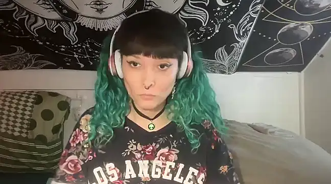 Snapshot of FRRANNKIE chatting on 03/05/25, 08:42 FRRANNKIE online show from 03/05/25, 08:42