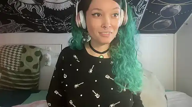 Snapshot of FRRANNKIE chatting on 03/06/25, 06:05 FRRANNKIE online show from 03/06/25, 06:05