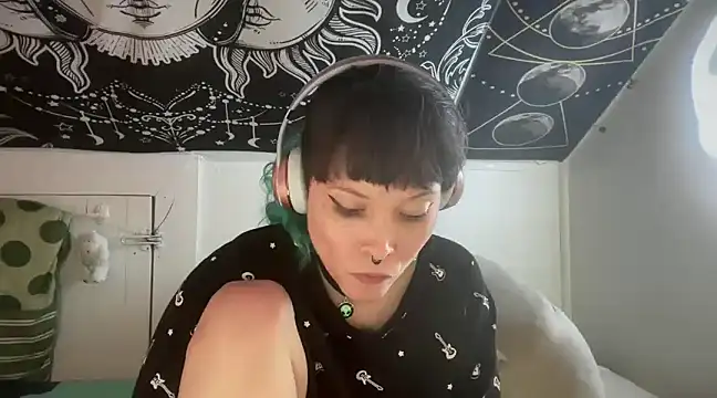 Snapshot of FRRANNKIE chatting on 03/06/25, 09:53 FRRANNKIE online show from 03/06/25, 09:53