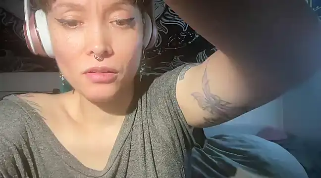 Snapshot of FRRANNKIE chatting on 03/17/25, 08:51 FRRANNKIE online show from 03/17/25, 08:51