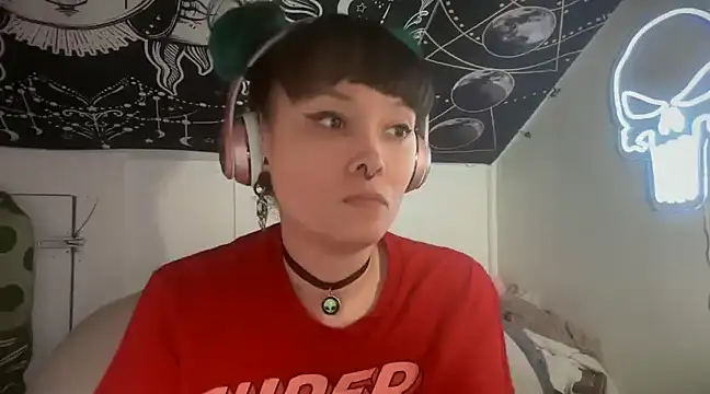 Snapshot of FRRANNKIE chatting on 03/18/25, 09:42 FRRANNKIE online show from 03/18/25, 09:42