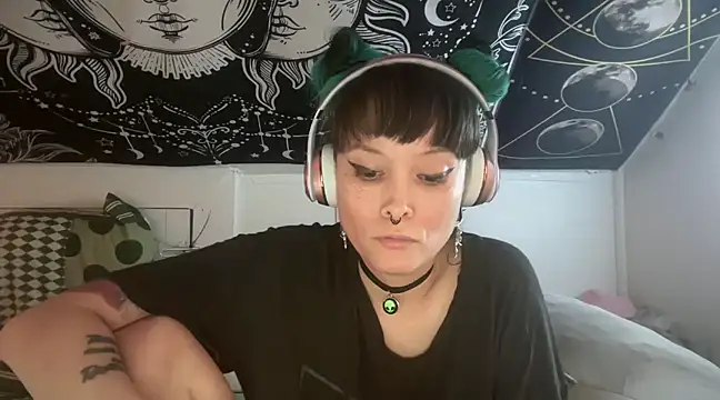 Snapshot of FRRANNKIE chatting on 03/19/25, 03:29 FRRANNKIE online show from 03/19/25, 03:29