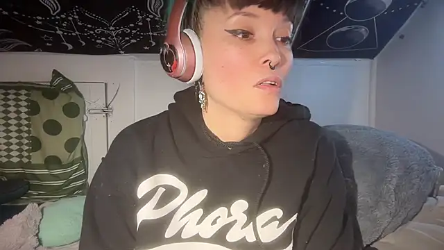 Snapshot of FRRANNKIE chatting on 03/21/25, 03:46 FRRANNKIE online show from 03/21/25, 03:46