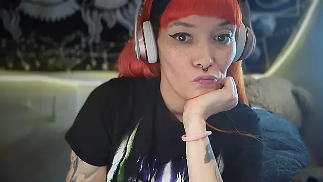 Snapshot of FRRANNKIE chatting on 09/18/25, 07:32 FRRANNKIE online show from 09/18/25, 07:32