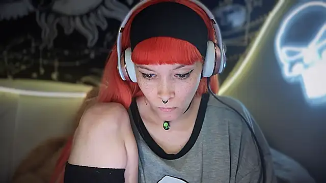 Snapshot of FRRANNKIE chatting on 09/20/25, 10:05 FRRANNKIE online show from 09/20/25, 10:05