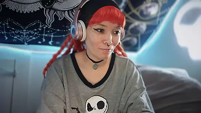 Snapshot of FRRANNKIE chatting on 09/28/25, 02:11 FRRANNKIE online show from 09/28/25, 02:11