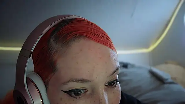 Snapshot of FRRANNKIE chatting on 10/07/25, 06:38 FRRANNKIE online show from 10/07/25, 06:38