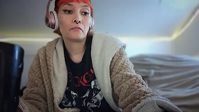 Snapshot of FRRANNKIE chatting on 10/09/25, 03:04 FRRANNKIE online show from 10/09/25, 03:04