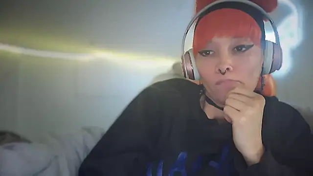 Snapshot of FRRANNKIE chatting on 10/18/25, 01:34 FRRANNKIE online show from 10/18/25, 01:34