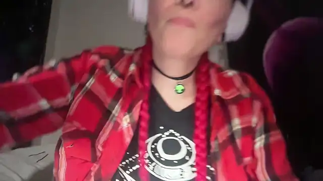 Snapshot of FRRANNKIE chatting on 06/18/26, 11:20 FRRANNKIE online show from 06/18/26, 11:20