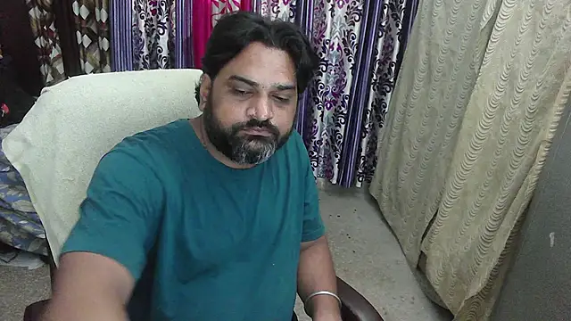 Snapshot of rentarob chatting on 11/03/25, 03:41 rentarob online show from 11/03/25, 03:41