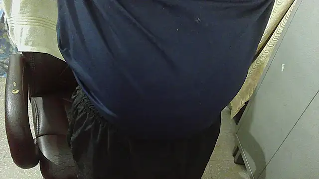 Snapshot of rentarob chatting on 11/07/25, 03:50 rentarob online show from 11/07/25, 03:50