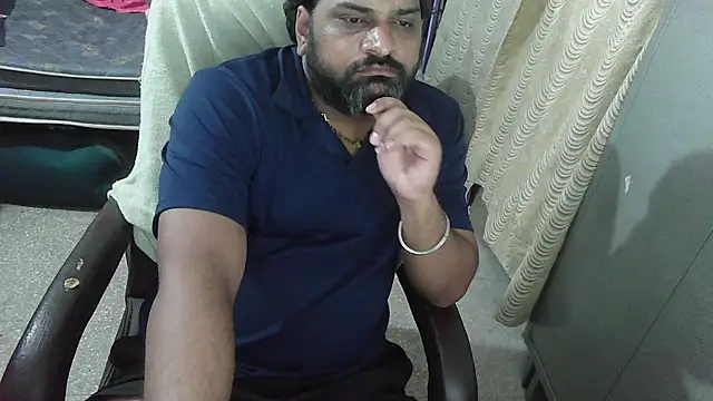 Snapshot of rentarob chatting on 11/08/25, 08:03 rentarob online show from 11/08/25, 08:03