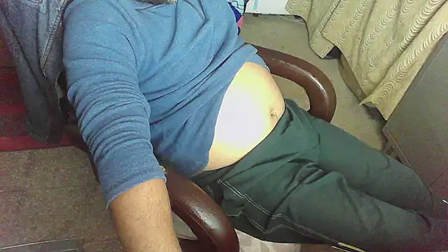 Snapshot of rentarob chatting on 11/28/25, 04:31 rentarob online show from 11/28/25, 04:31