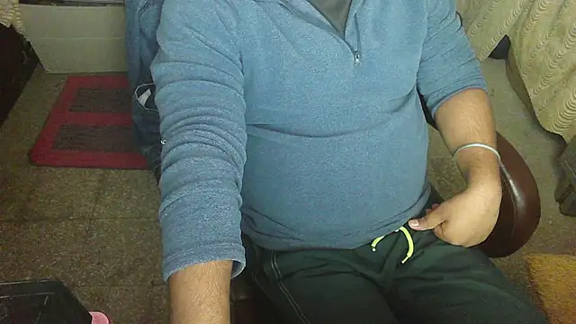 Snapshot of rentarob chatting on 12/02/25, 09:14 rentarob online show from 12/02/25, 09:14