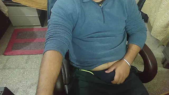 Snapshot of rentarob chatting on 12/03/25, 02:41 rentarob online show from 12/03/25, 02:41