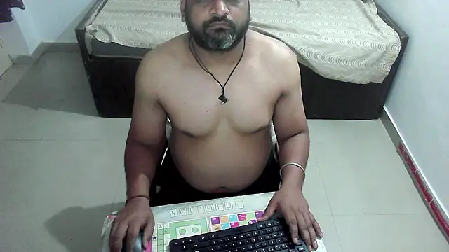 Snapshot of rentarob chatting on 03/18/26, 12:41 rentarob online show from 03/18/26, 12:41