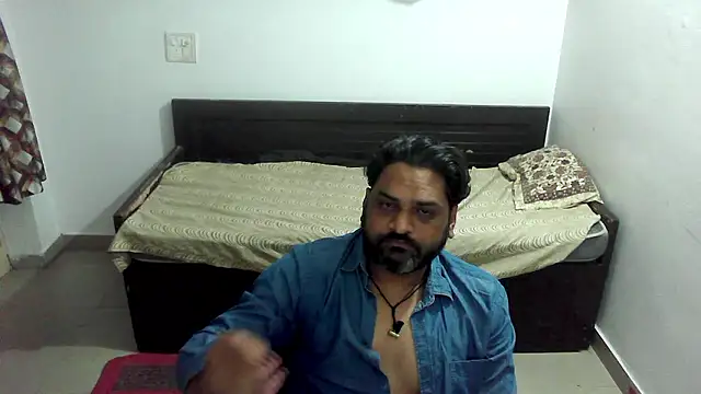 Snapshot of rentarob chatting on 03/21/26, 05:49 rentarob online show from 03/21/26, 05:49