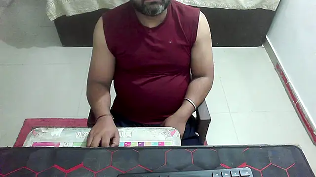 Snapshot of rentarob chatting on 03/23/26, 09:19 rentarob online show from 03/23/26, 09:19