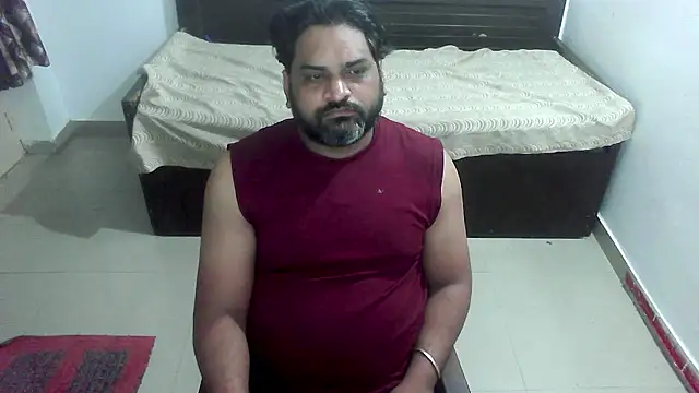 Snapshot of rentarob chatting on 03/24/26, 05:18 rentarob online show from 03/24/26, 05:18