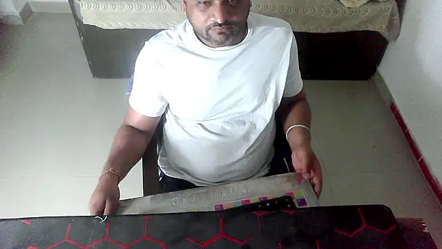 Snapshot of rentarob chatting on 03/29/26, 07:03 rentarob online show from 03/29/26, 07:03