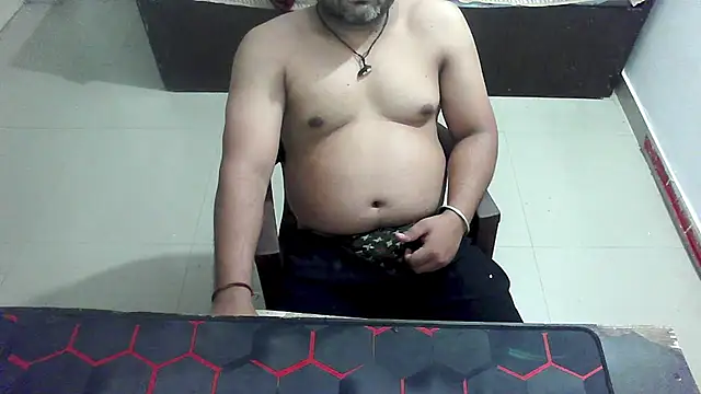 Snapshot of rentarob chatting on 04/06/26, 01:12 rentarob online show from 04/06/26, 01:12