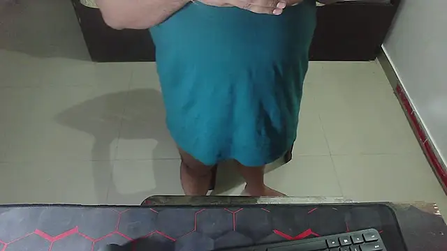 Snapshot of rentarob chatting on 04/10/26, 06:34 rentarob online show from 04/10/26, 06:34