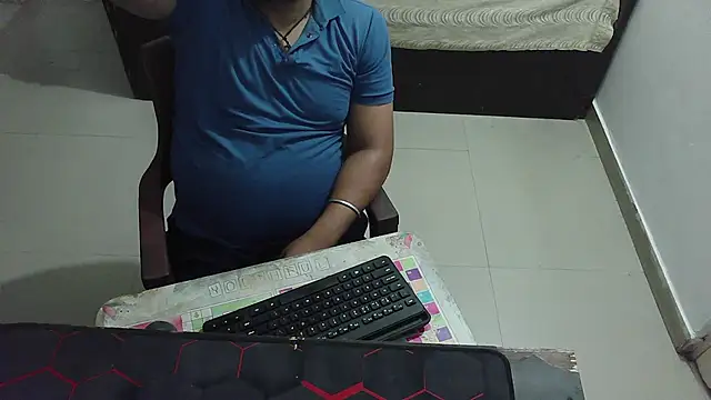 Snapshot of rentarob chatting on 04/15/26, 03:19 rentarob online show from 04/15/26, 03:19