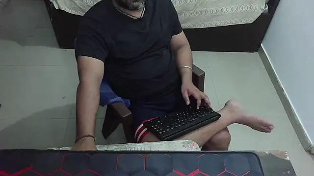 Snapshot of rentarob chatting on 04/18/26, 07:07 rentarob online show from 04/18/26, 07:07