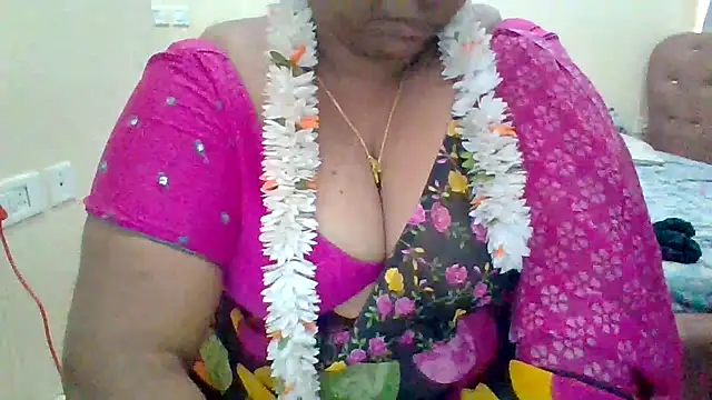 Snapshot of archanatelugu9 chatting on 01/08/25, 05:59 archanatelugu9 online show from 01/08/25, 05:59