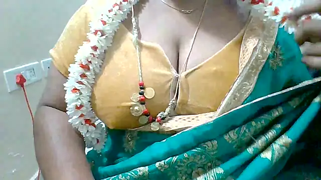 Snapshot of archanatelugu9 chatting on 09/10/25, 12:49 archanatelugu9 online show from 09/10/25, 12:49