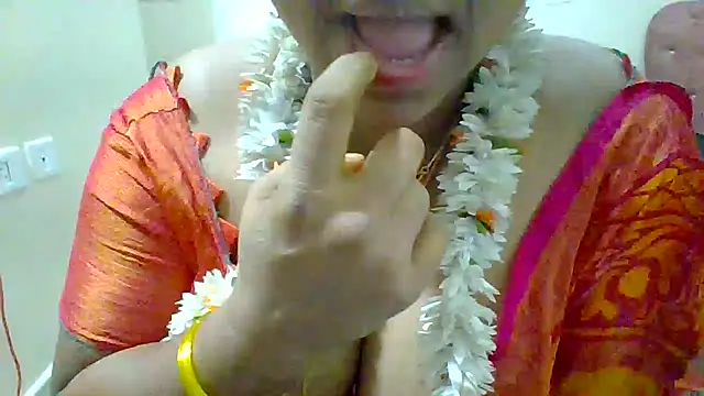 Snapshot of archanatelugu9 chatting on 10/19/25, 08:31 archanatelugu9 online show from 10/19/25, 08:31