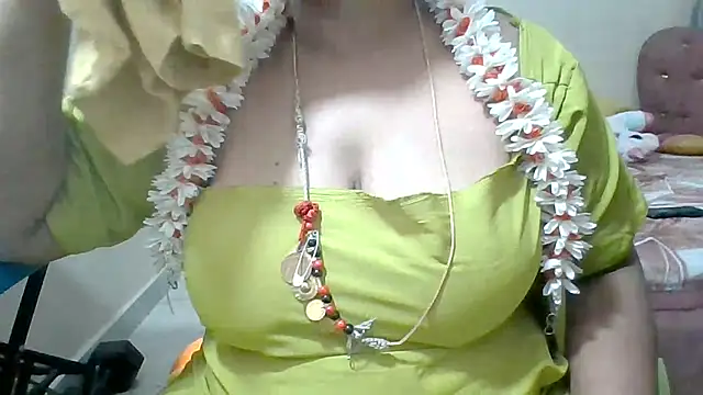 Snapshot of archanatelugu9 chatting on 04/22/26, 03:20 archanatelugu9 online show from 04/22/26, 03:20