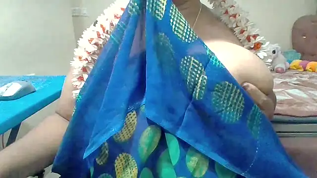 Snapshot of archanatelugu9 chatting on 05/08/26, 04:45 archanatelugu9 online show from 05/08/26, 04:45